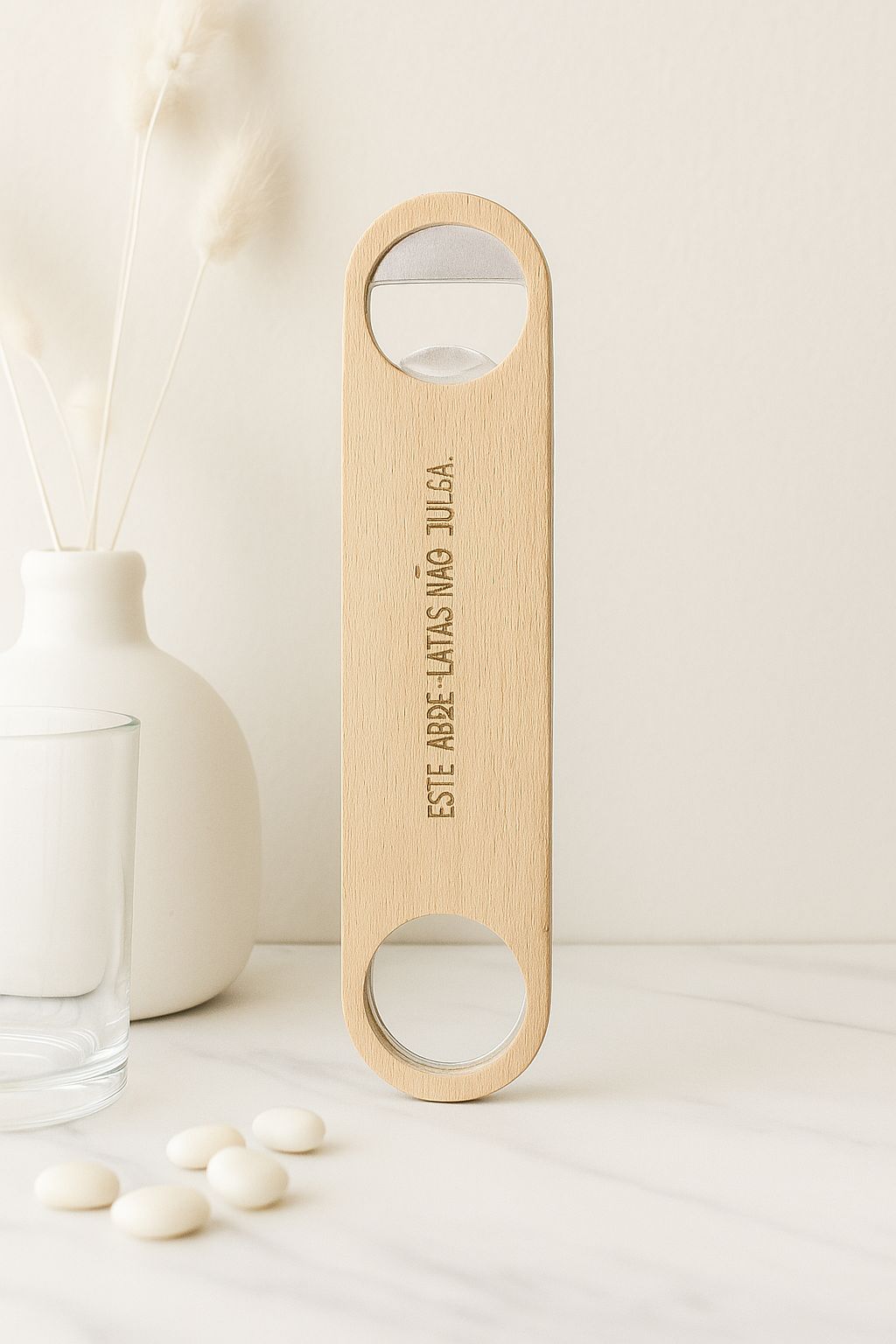 ABRE-GARRAFAS_ PERSONALIZADO EM MADEIRA